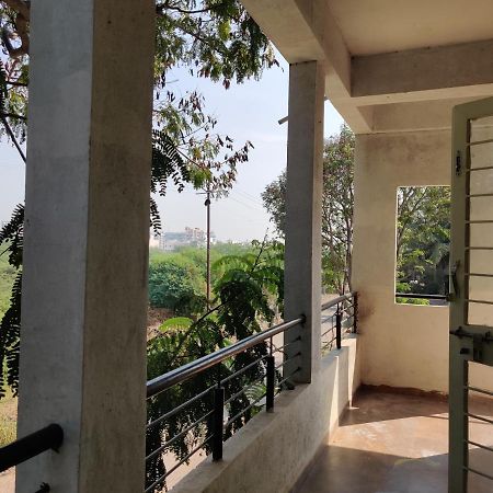Rajlakshmi Niwas Apartamento Solapur Exterior foto