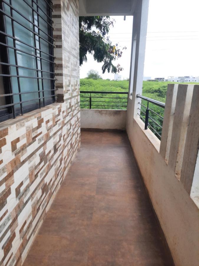 Rajlakshmi Niwas Apartamento Solapur Exterior foto