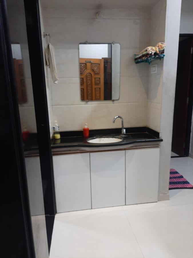 Rajlakshmi Niwas Apartamento Solapur Exterior foto