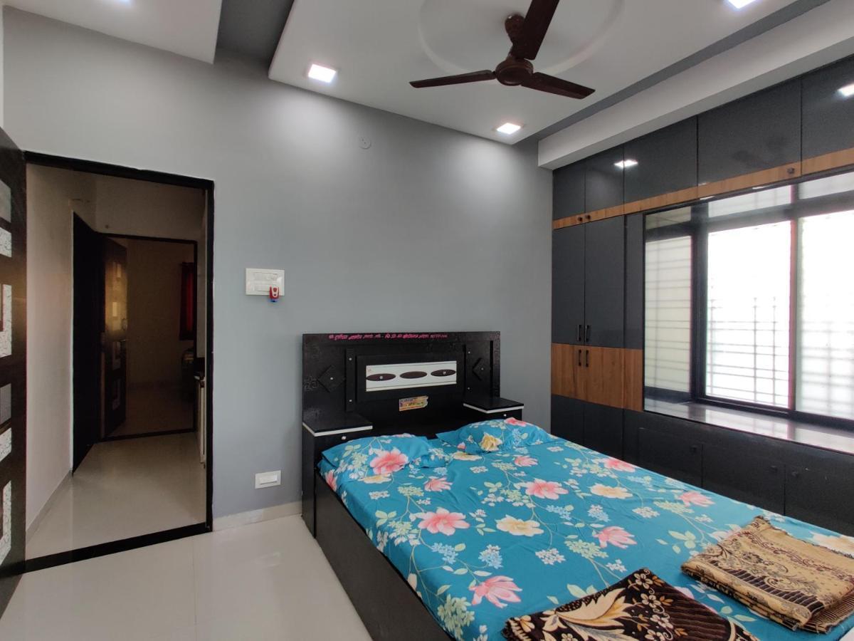 Rajlakshmi Niwas Apartamento Solapur Exterior foto