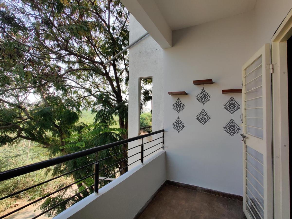Rajlakshmi Niwas Apartamento Solapur Exterior foto